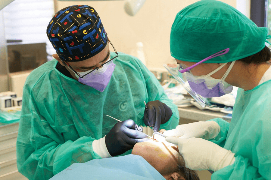 Cirugía guiada en Instituto Dental Lebrón